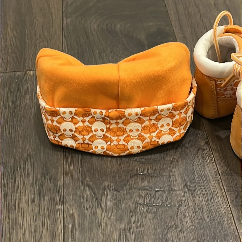 Timberland Naughty Skull Crib Booties Boots Hat Shoes Baby Size 3 Infant 9-12 Mo